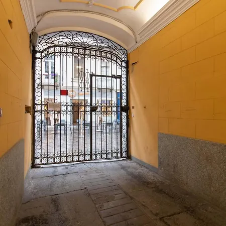 Charming Near Piazza Castello By Wonderful Italy Apartament